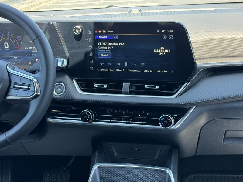 Chevrolet Equinox Vehicle Image 09
