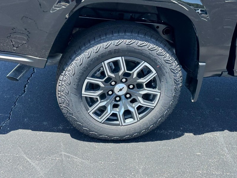 Chevrolet Colorado Vehicle Image 05