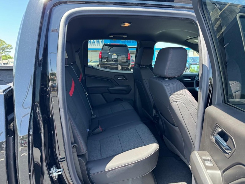 Chevrolet Colorado Vehicle Image 06