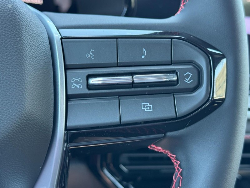 Chevrolet Colorado Vehicle Image 12