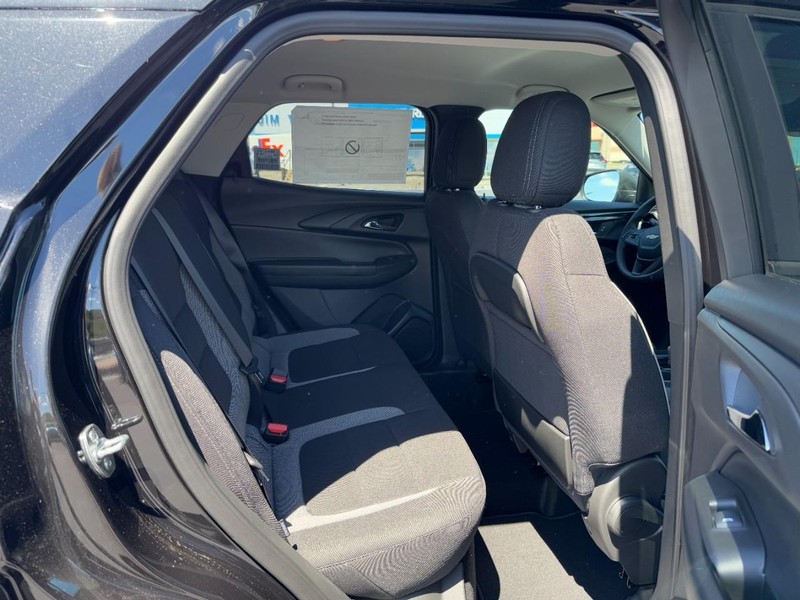 Chevrolet TrailBlazer Vehicle Image 06