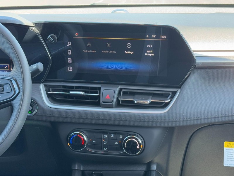 Chevrolet TrailBlazer Vehicle Image 09