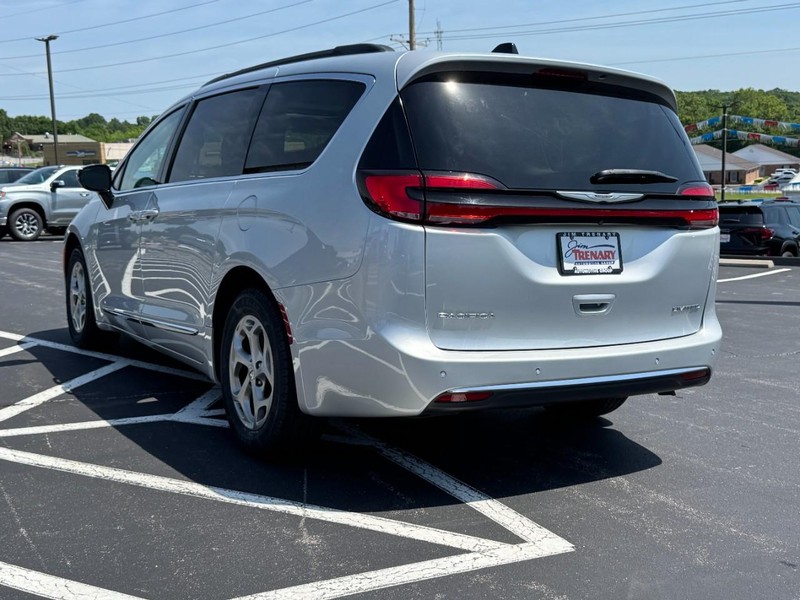 Chrysler Pacifica Vehicle Image 06