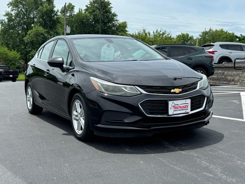 Chevrolet Cruze Vehicle Full-screen Gallery Image 02