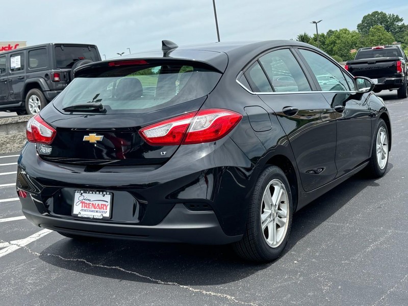 Chevrolet Cruze Vehicle Full-screen Gallery Image 03
