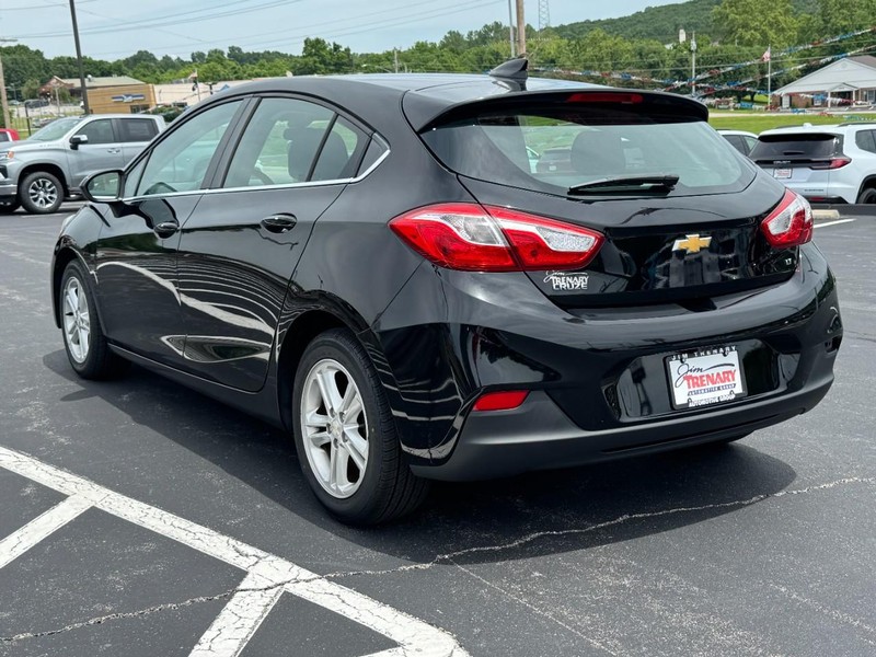 Chevrolet Cruze Vehicle Full-screen Gallery Image 06