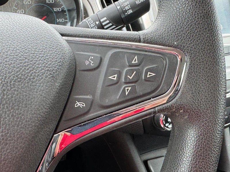 Chevrolet Cruze Vehicle Full-screen Gallery Image 17