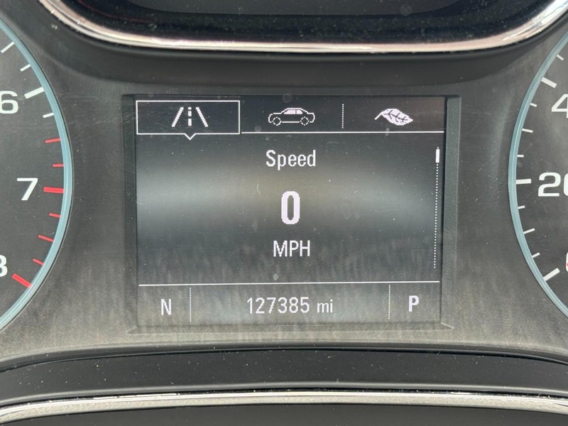 Chevrolet Cruze Vehicle Full-screen Gallery Image 18