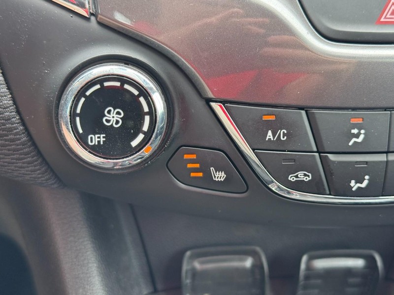 Chevrolet Cruze Vehicle Full-screen Gallery Image 20