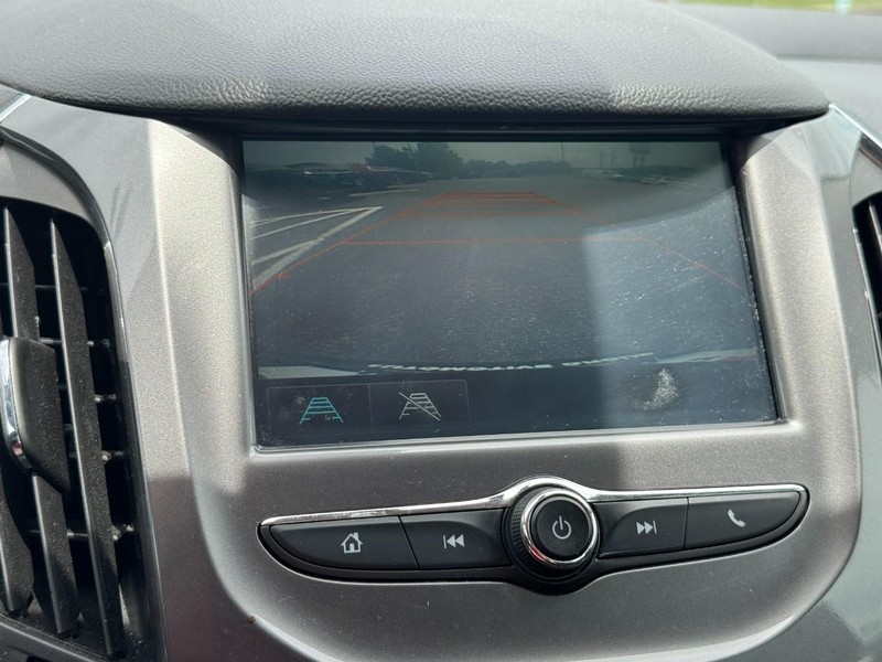 Chevrolet Cruze Vehicle Full-screen Gallery Image 21