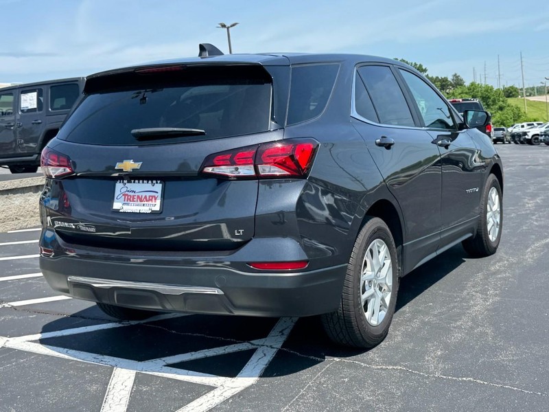 Chevrolet Equinox Vehicle Full-screen Gallery Image 03