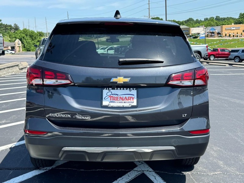Chevrolet Equinox Vehicle Full-screen Gallery Image 04