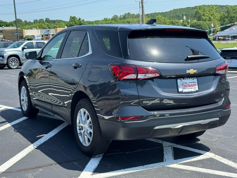 Chevrolet Equinox Vehicle Full-screen Gallery Image 06