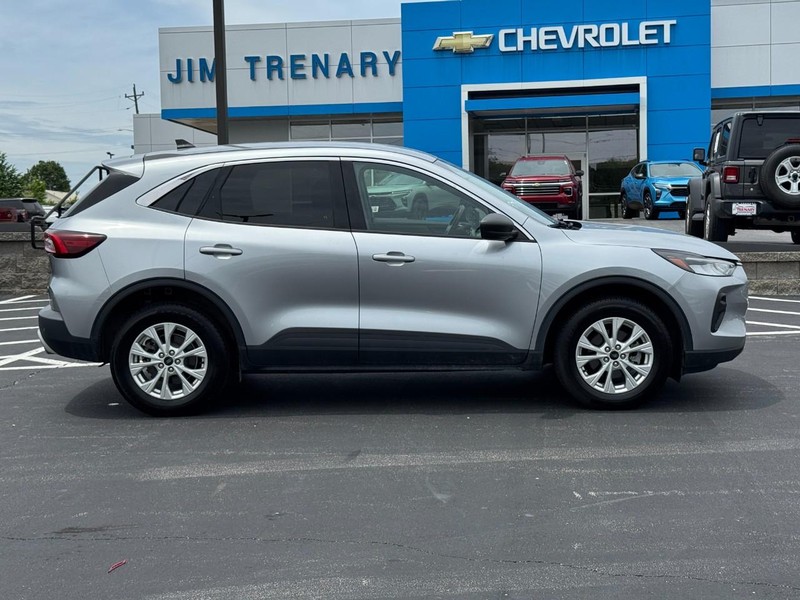 Ford Escape Vehicle Image 02