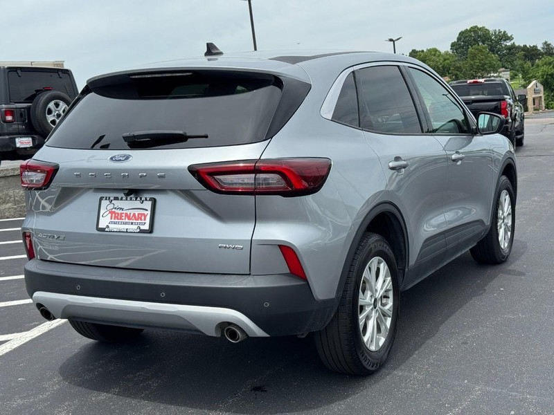 Ford Escape Vehicle Image 03