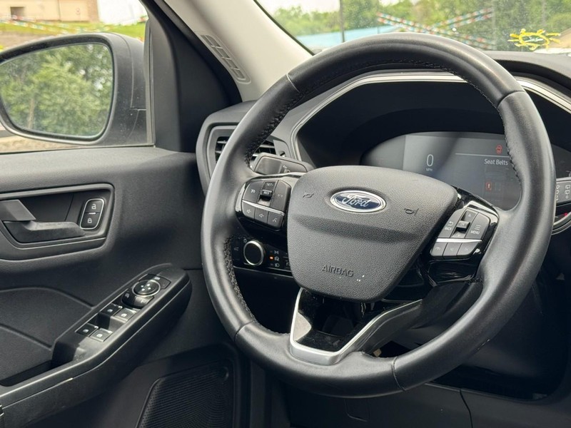Ford Escape Vehicle Image 12