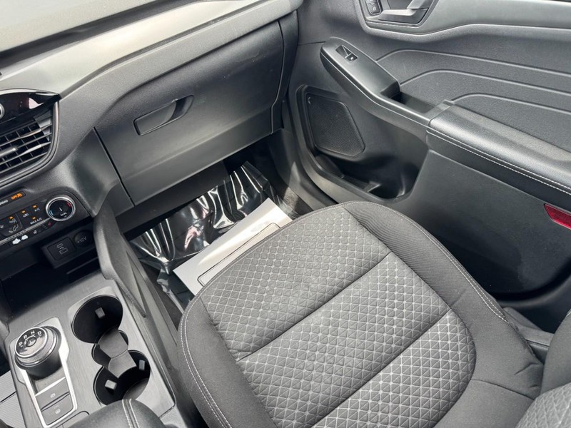 Ford Escape Vehicle Image 15