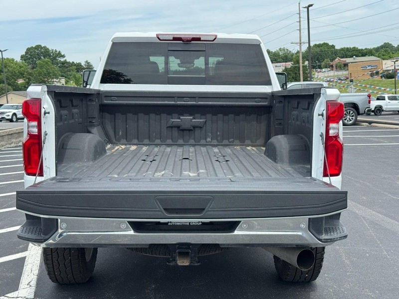 Chevrolet Silverado 3500HD Vehicle Image 05