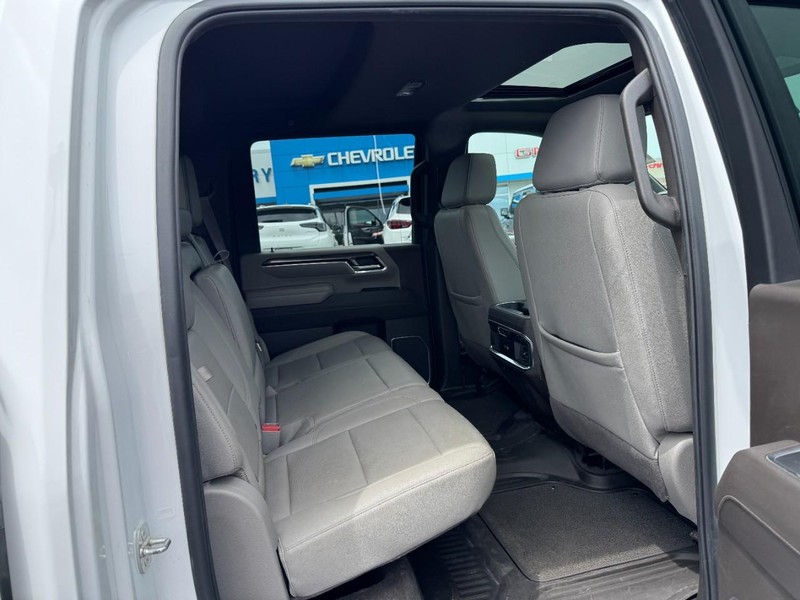 Chevrolet Silverado 3500HD Vehicle Image 10