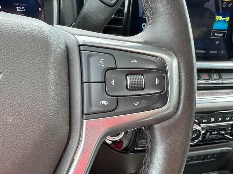 Chevrolet Silverado 3500HD Vehicle Image 18