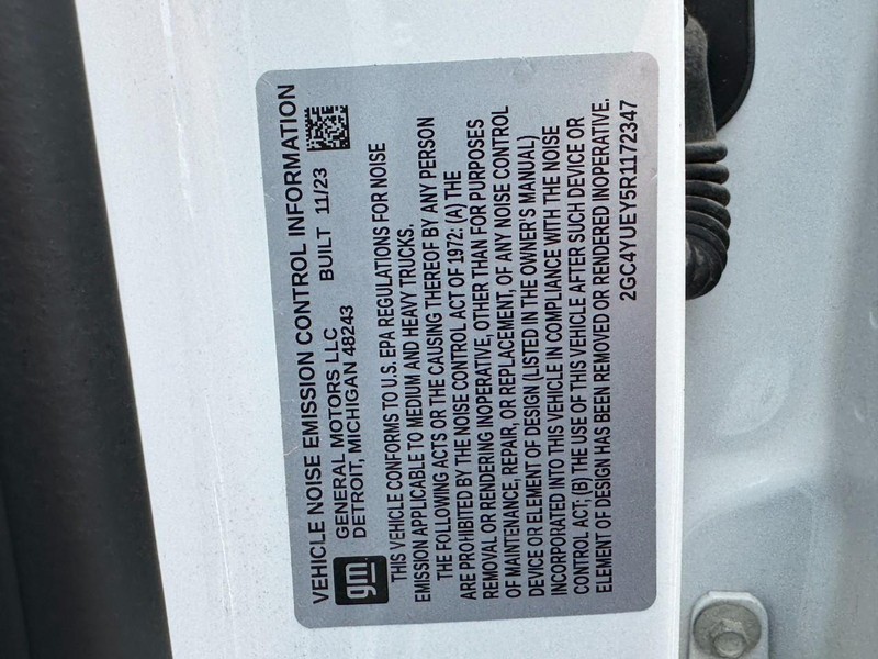 Chevrolet Silverado 3500HD Vehicle Image 25
