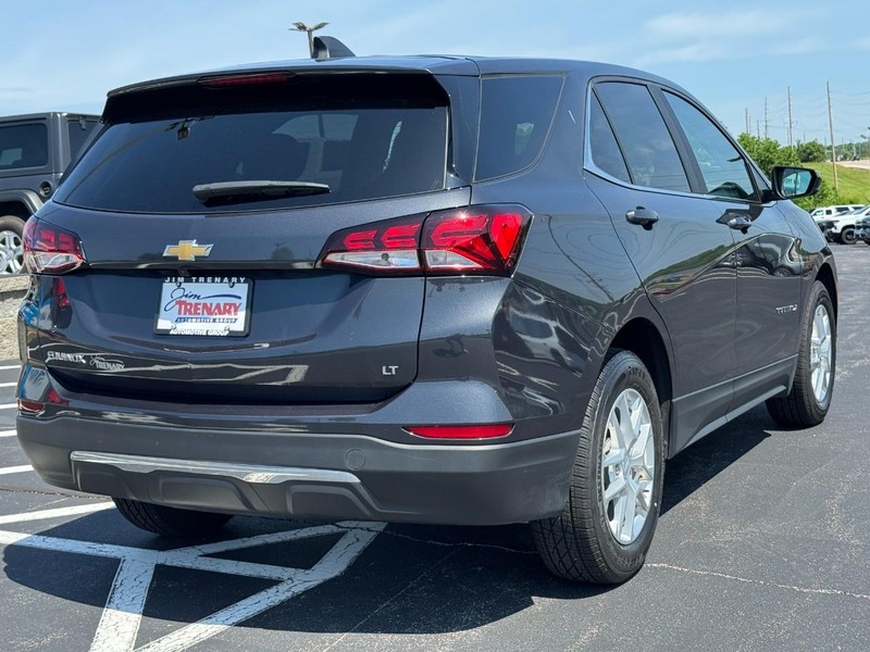 Chevrolet Equinox Vehicle Full-screen Gallery Image 03