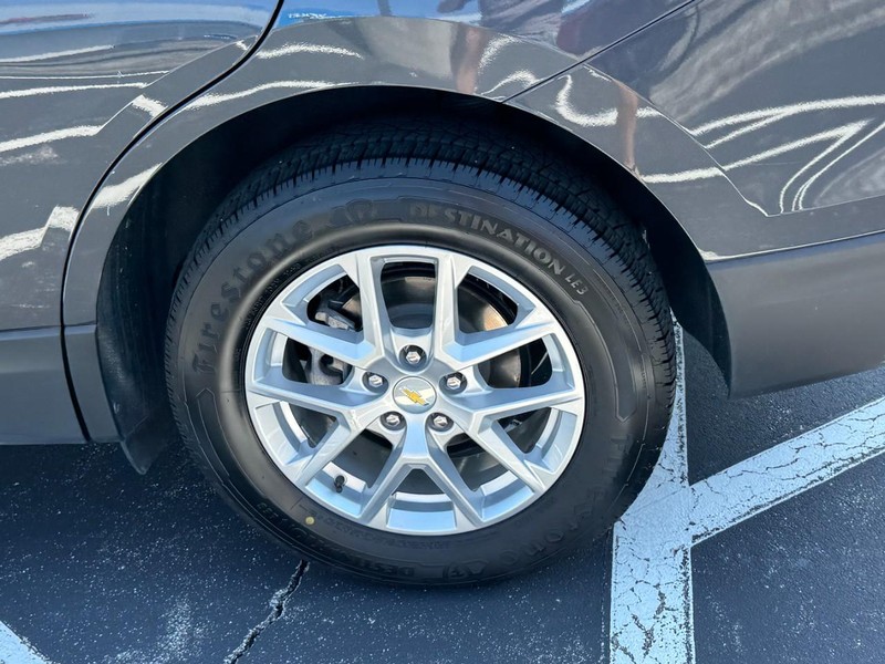 Chevrolet Equinox Vehicle Full-screen Gallery Image 07