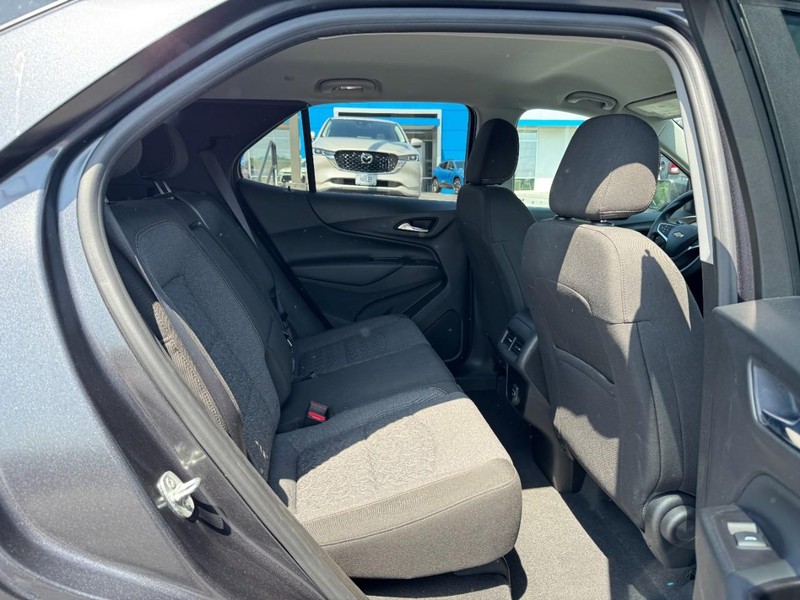 Chevrolet Equinox Vehicle Full-screen Gallery Image 10