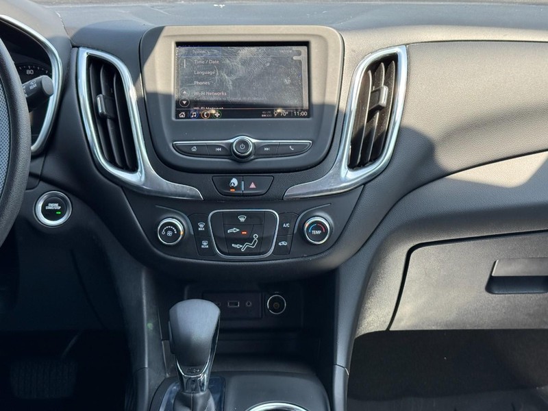 Chevrolet Equinox Vehicle Full-screen Gallery Image 13