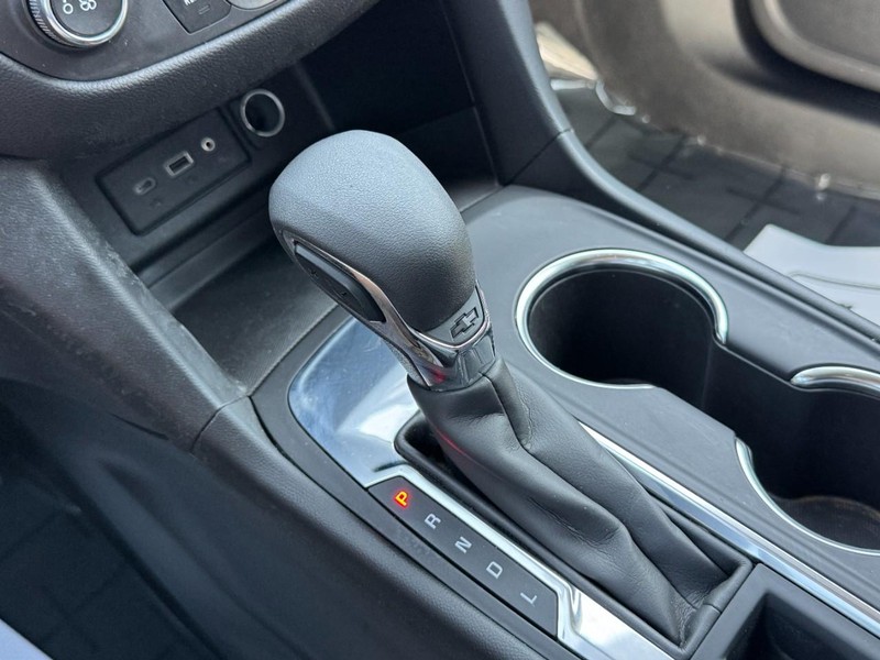Chevrolet Equinox Vehicle Full-screen Gallery Image 19