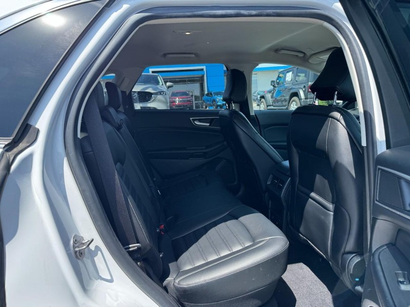 Ford Edge Vehicle Image 10