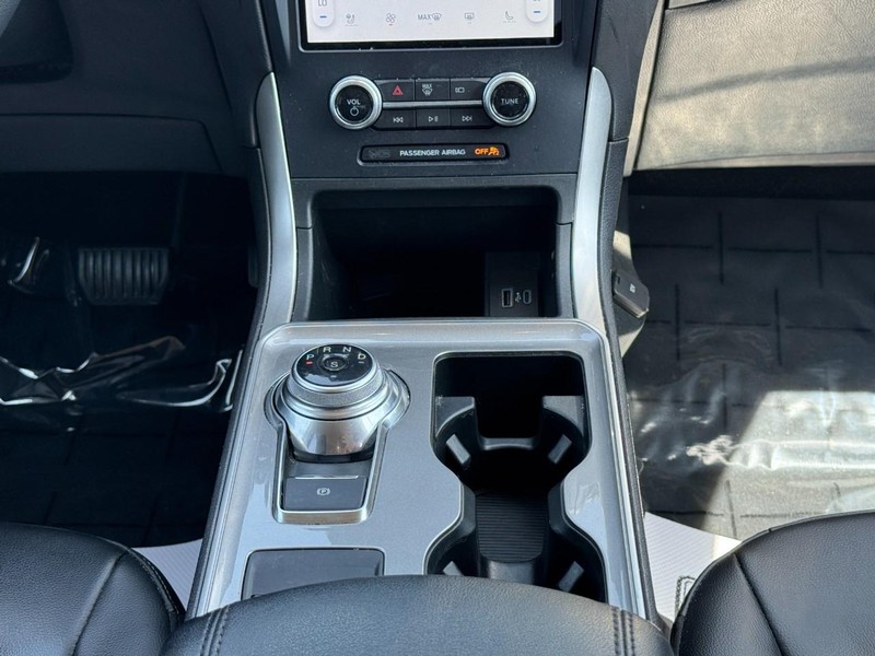Ford Edge Vehicle Image 14