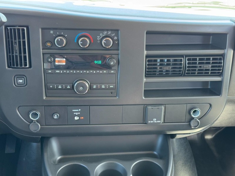 Chevrolet Express Cargo Van Vehicle Image 11