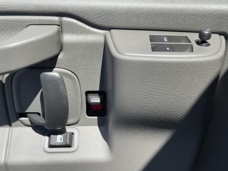 Chevrolet Express Cargo Van Vehicle Image 16