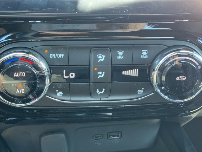 Chevrolet Trax Vehicle Image 13