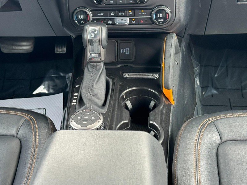 Ford Bronco Vehicle Image 14