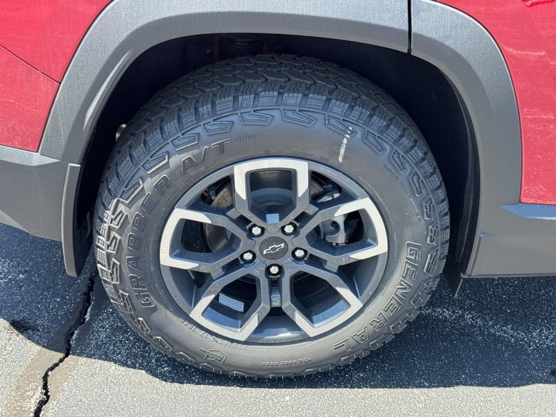Chevrolet Equinox Vehicle Image 05