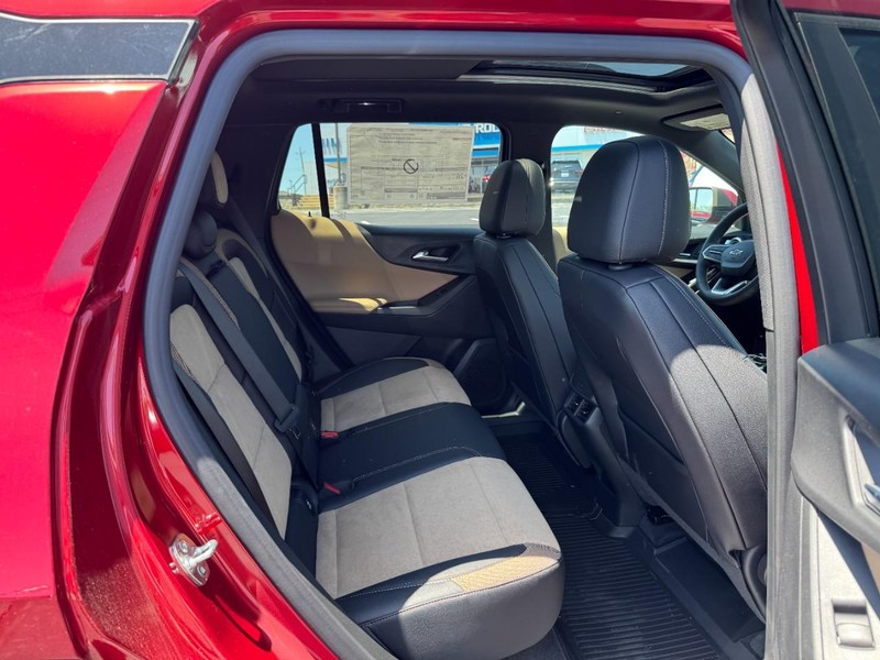 Chevrolet Equinox Vehicle Image 06