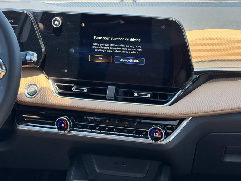 Chevrolet Equinox Vehicle Image 09
