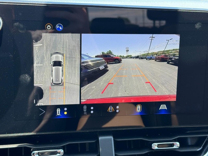 Chevrolet Equinox Vehicle Image 15