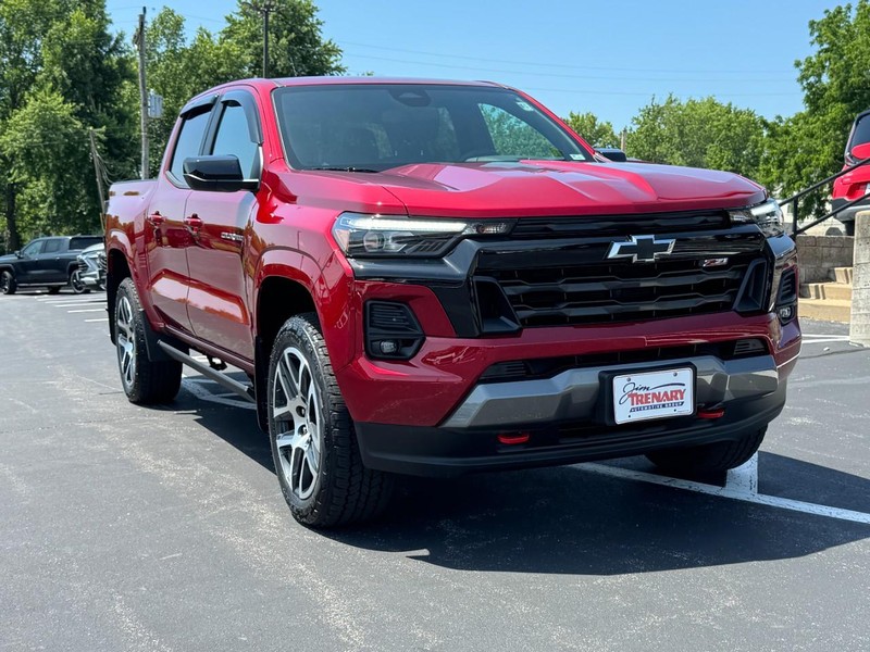 Chevrolet Colorado Vehicle Full-screen Gallery Image 02