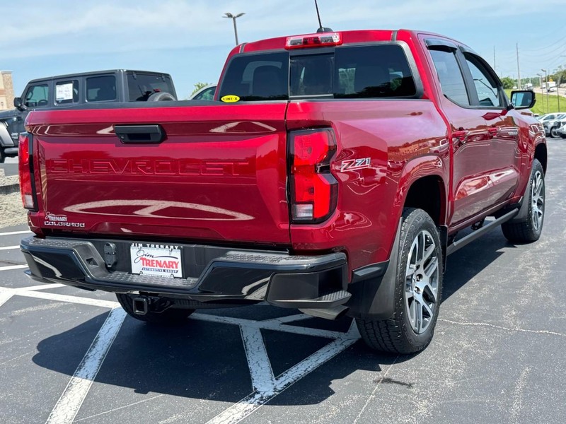 Chevrolet Colorado Vehicle Full-screen Gallery Image 03