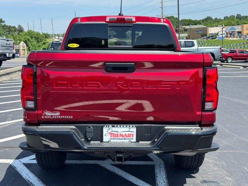 Chevrolet Colorado Vehicle Full-screen Gallery Image 04