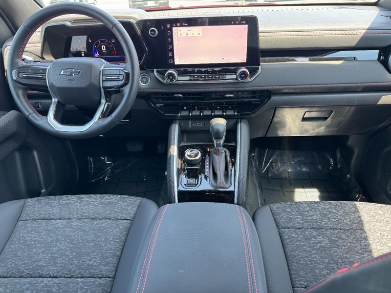 Chevrolet Colorado Vehicle Full-screen Gallery Image 11