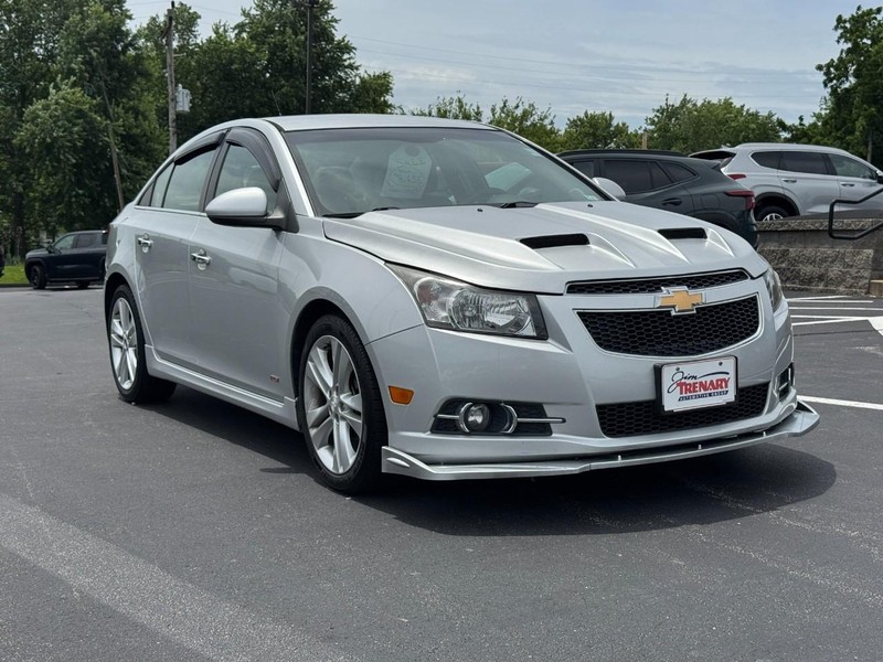 Chevrolet Cruze Vehicle Full-screen Gallery Image 02