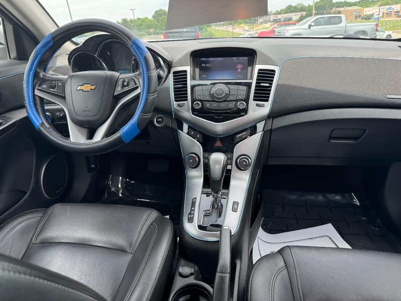 Chevrolet Cruze Vehicle Full-screen Gallery Image 11