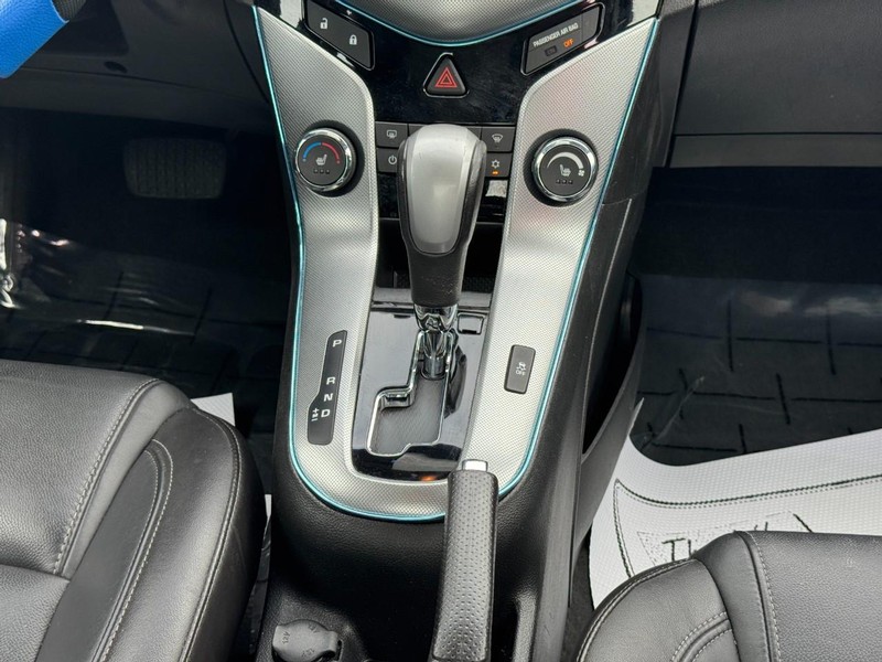 Chevrolet Cruze Vehicle Full-screen Gallery Image 14