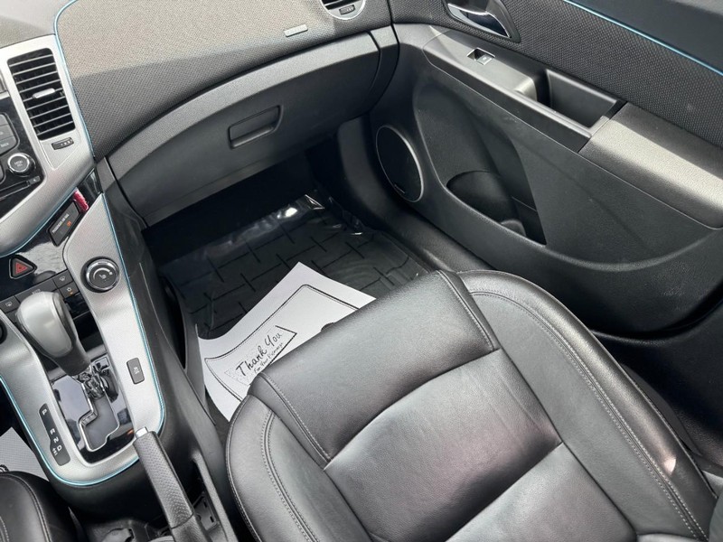 Chevrolet Cruze Vehicle Full-screen Gallery Image 15
