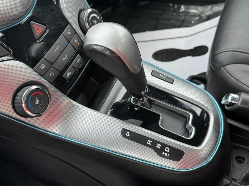 Chevrolet Cruze Vehicle Full-screen Gallery Image 19