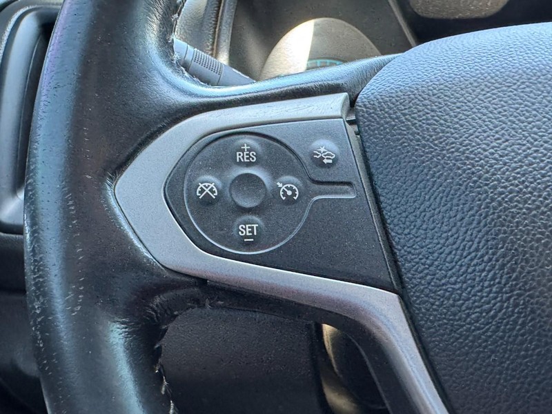Chevrolet Colorado Vehicle Full-screen Gallery Image 16